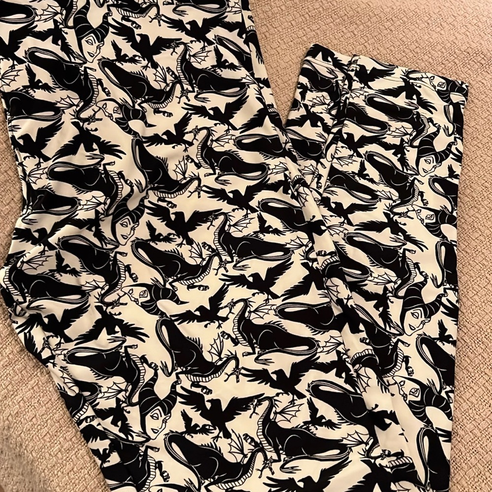 LuLaRoe Malificent leggings
